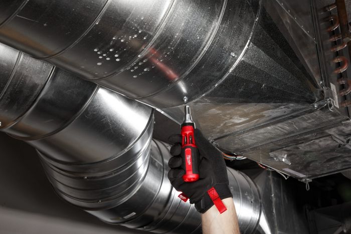 Викрутка Milwaukee з тріскачкою, 7 насадок, руків'я двокомпонентне, (PH1, PH2, PZ1, PZ2, Torx15, Torx20, SL5.5), 152мм, сталь CrV