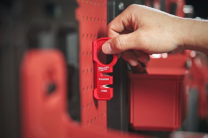 Точилка для ножів і ножиць Milwaukee, 54х195х38мм, 2 етапи заточування, ABS-пластик