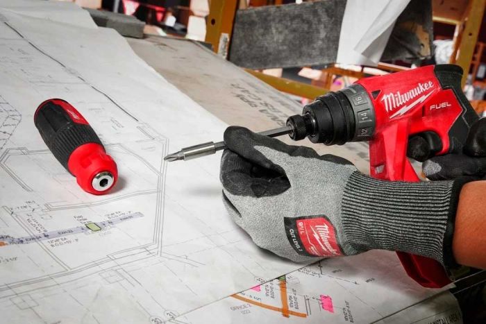 Викрутка Milwaukee, 14 насадок, руків'я двокомпонентне, (Hex, PH, SL, PZ, Torx), сталь CrV