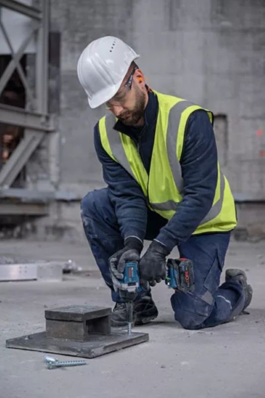 Гайковерт ударний Bosch GDS 18V-750C 18В 2x8А·год до 3000об·хв 270/380/750Нм квадрат 1/2" ЗП GAL1880CV кейс Bluetooth 1.7кг
