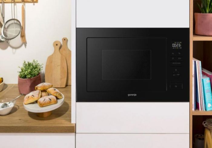 Мікрохвильова піч Gorenje вбудовувана, 25л, електр. управл., 900Вт, гриль, дисплей, чорний