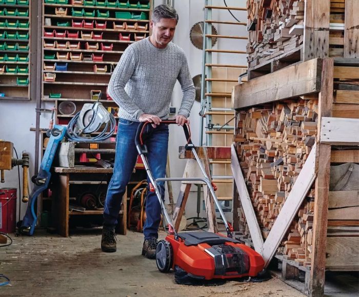 Підмітальна машина акумуляторна Einhell TE-SW 18/610 Li - Solo PXC 18В ширина 610мм бак 20 л 1800 м2/год 10.3кг без АКБ та ЗП