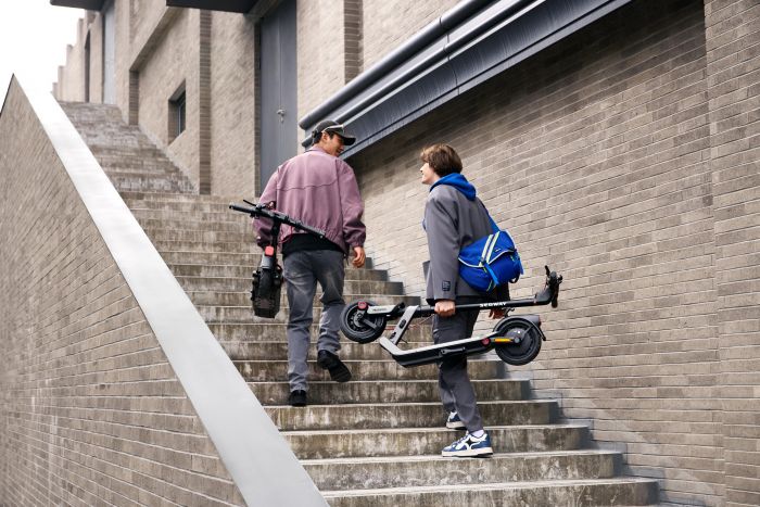 Електросамокат Segway-Ninebot E3, сірий