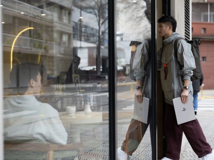 Ноутбук HP OmniBook 7 14-fs0000ua 14" WUXGA IPS AG, Intel 5-220H, 24GB, F1024GB, UMA, Win11P, сріблястий