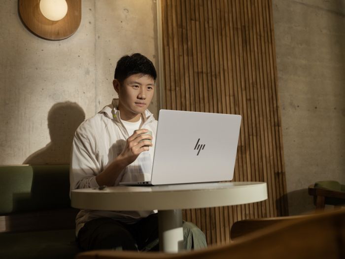 Ноутбук HP OmniBook 7 14-fs0000ua 14" WUXGA IPS AG, Intel 5-220H, 24GB, F1024GB, UMA, Win11P, сріблястий