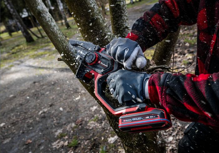 Пила ланцюгова акумуляторна Einhell GP-PS 18/20 Li BL - Solo безщіткова 18В шина 192мм різ 150мм 8м/с 1.38кг без АКБ та ЗП