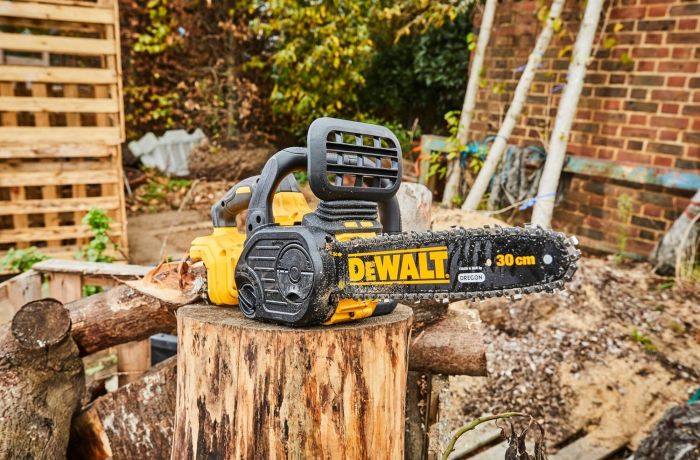 Пила ланцюгова акумуляторна DeWalt 18В шина 30см 3/8" без АКБ та ЗП