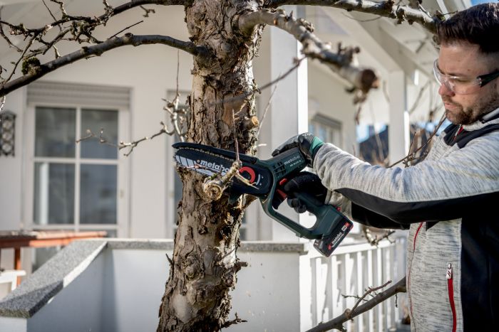 Пила ланцюгова акумуляторна Metabo MS 18 LTX 15 18В 1х2А·год шина 15см 5м/сек 2кг