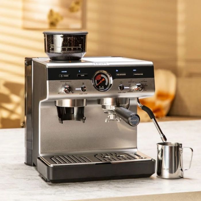 Кавоварка Krups ріжкова Precision+, 3.5л, вдубована кавомолка, ручний капучинатор, 15 бар, чорний-сірий