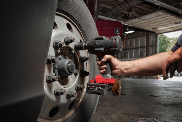 Гайковерт ударний акумуляторний Milwaukee M18 FHIW2F12-0X 18В 1491Нм 0-2000об/хв 1/2" кейс 3.4кг без АКБ та ЗП