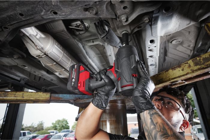 Гайковерт ударний акумуляторний Milwaukee M18 FHIW2F12-0X 18В 1491Нм 0-2000об/хв 1/2" кейс 3.4кг без АКБ та ЗП