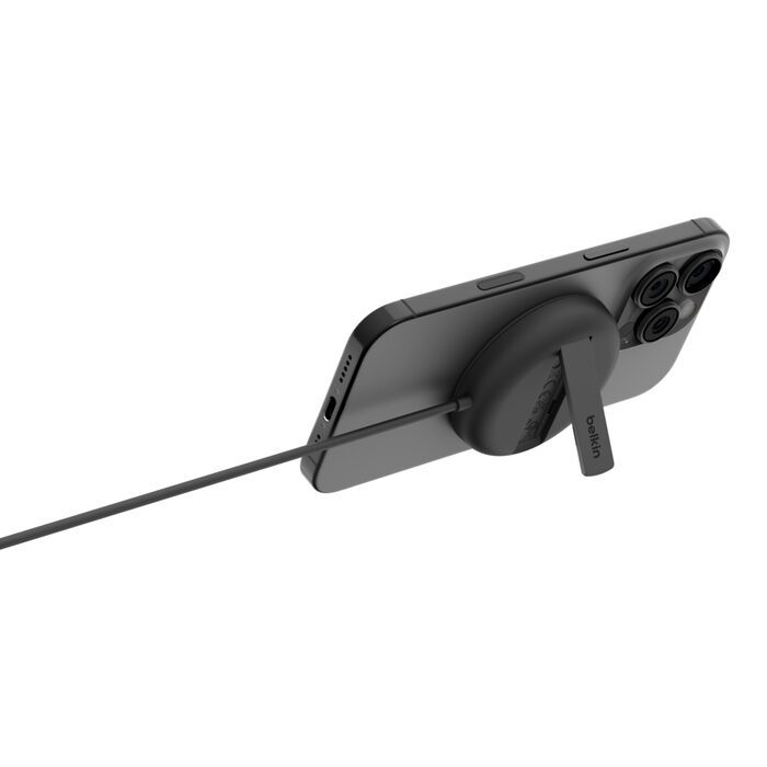 Зарядний пристрій бездротовий Belkin UltraCharge Magnetic Kickstand 15Вт, чорний