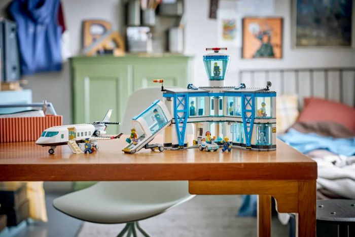 Конструктор LEGO City Аеропорт із літаком