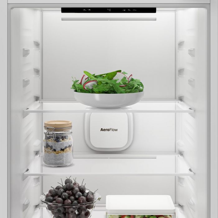 Холодильник Beko вбудований з нижн. мороз., 194x54x55, xолод.відд.-224л, мороз.відд.-76л, 2дв., D, NF, HarvestFresh, білий