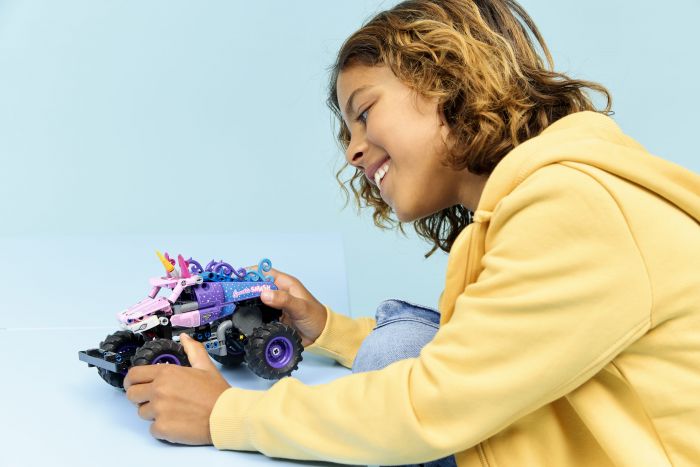 Конструктор LEGO Technic Monster Jam™ Sparkle Smash™ із функцією «Pull-Back»