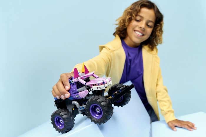 Конструктор LEGO Technic Monster Jam™ Sparkle Smash™ із функцією «Pull-Back»