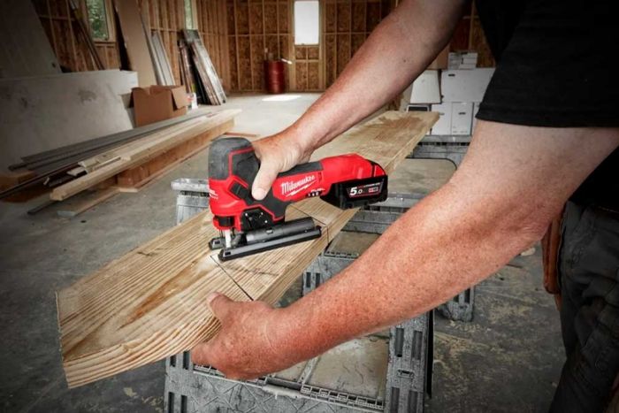 Лобзик акумуляторний Milwaukee M18 FBJS-0X 18В 1х5.0А·год 800-3500об/хв хід 25мм кейс 2.5кг без ЗП