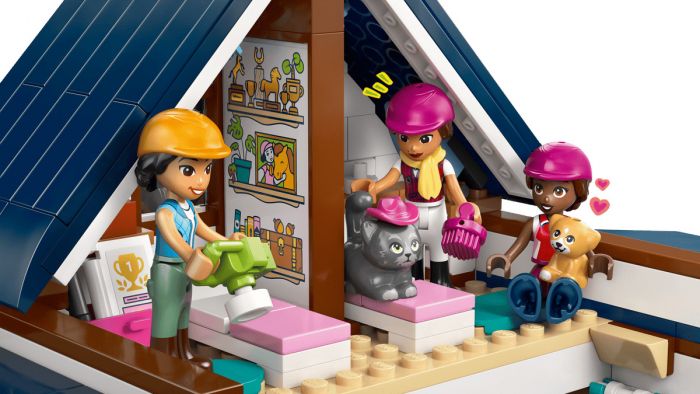 Конструктор LEGO Friends Кінна стайня і академія верхової їзди