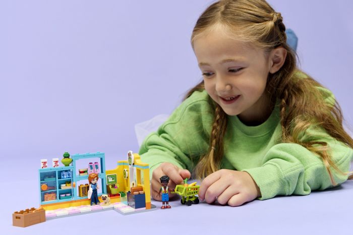 Конструктор LEGO Friends Цілодобовий магазин у Хартлейк-Сіті