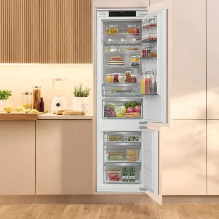 Холодильник Gorenje вбудований з нижн. мороз., 193,7x54x55см, 2 двері,284(76)л, А+, NF+, Зона св-ті, Диспл, Wi-Fi, Біли