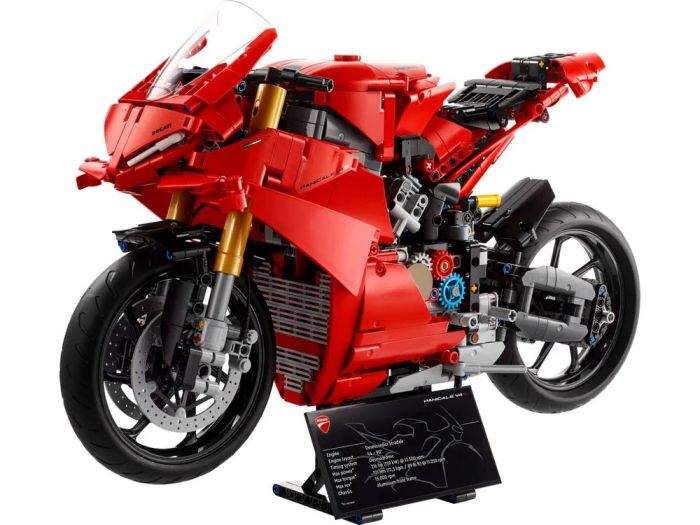 Конструктор LEGO Technic Мотоцикл Ducati Panigale V4 S