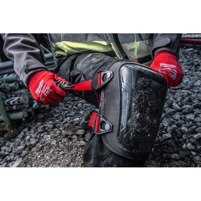 Наколінники захисні Milwaukee жорсткі, пластикова накладка, еластичне кріплення, чорний 0.91кг