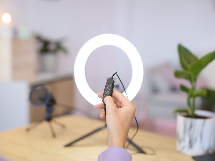 Комплект для стримінгу Trust Maku+ 2-in-1 Streaming Kit, зелений фон та кільцева лампа