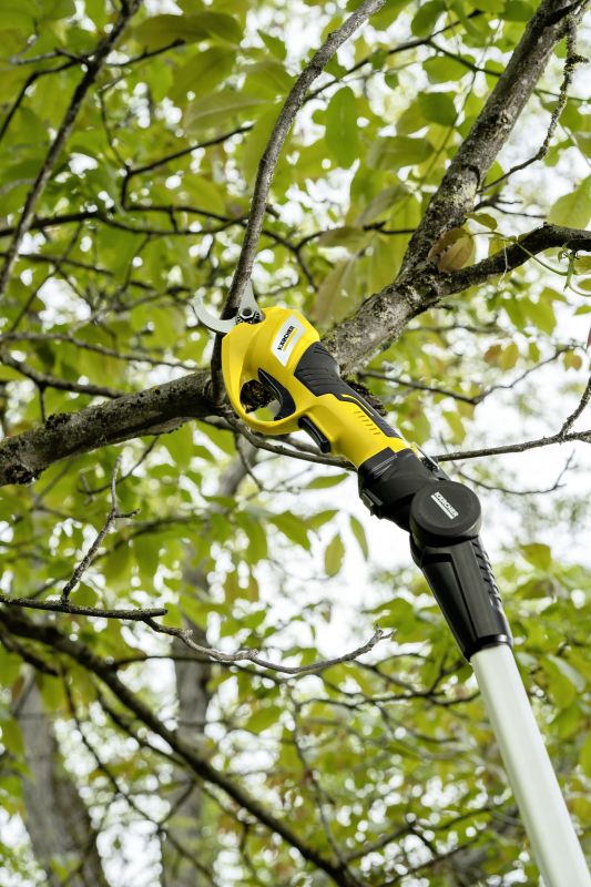 Секатор акумуляторний Karcher TLO 2-18 18В 2,5см 1.09кг без АКБ та ЗП