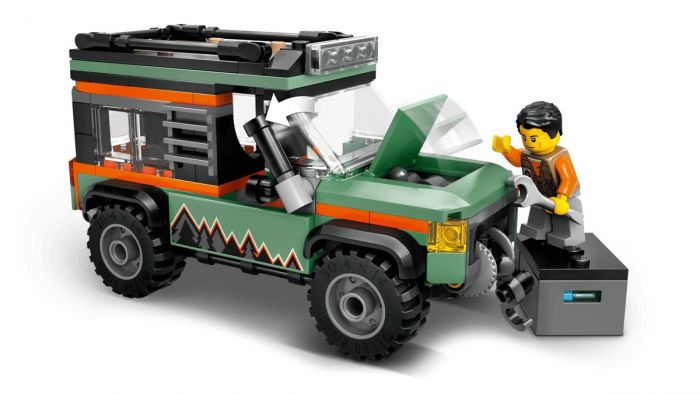Конструктор LEGO City Позашляхова гірська вантажівка 4x4