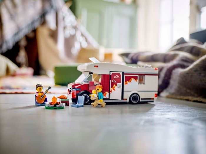 Конструктор LEGO City Пригодницький будинок на колесах для відпустки