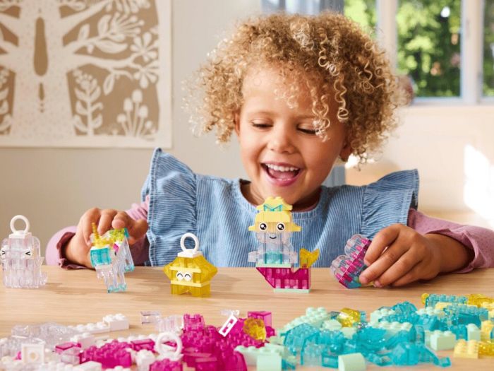 Конструктор LEGO Classic Чарівна прозора коробка