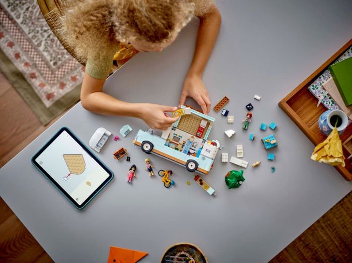 Конструктор LEGO Friends Пригоди на фургоні дружби