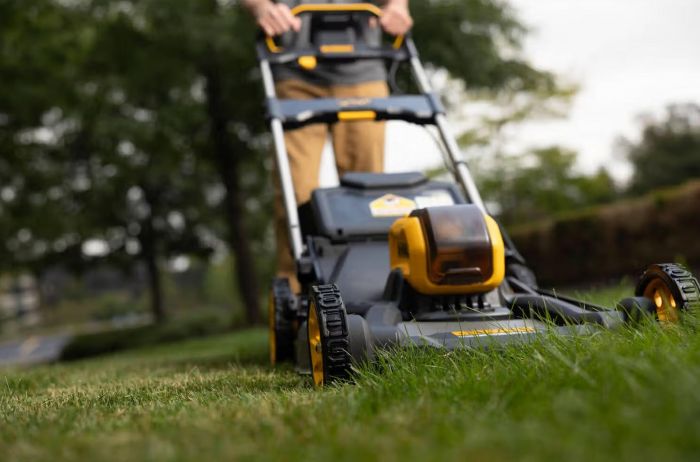 Газонокосарка акумуляторна DeWalt XR FLEXVOLT 54В 53см 67л 25-102мм 26кг без АКБ та ЗП