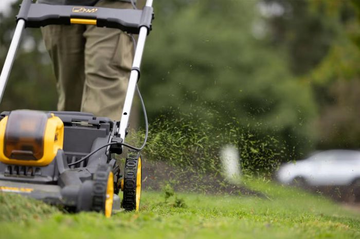 Газонокосарка акумуляторна DeWalt XR FLEXVOLT 54В 53см 67л 25-102мм 26кг без АКБ та ЗП