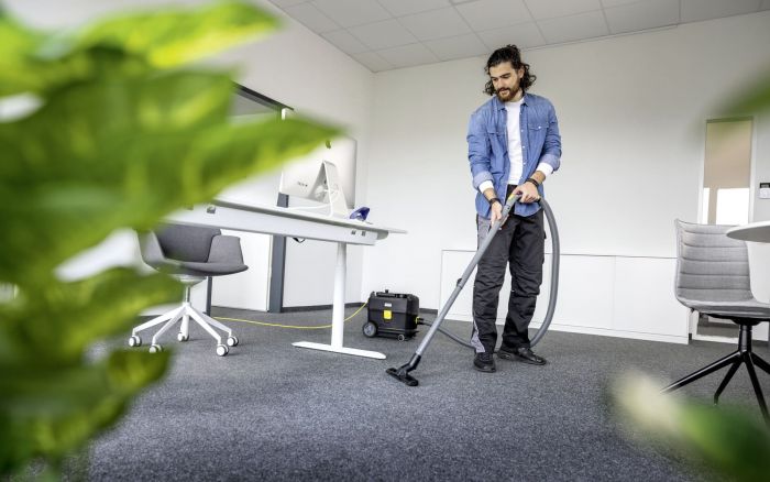 Пилосос професійний Karcher Go!Further T 10/1 Adv HEPA 240В 185мБар контейнер 10л 6.6кг