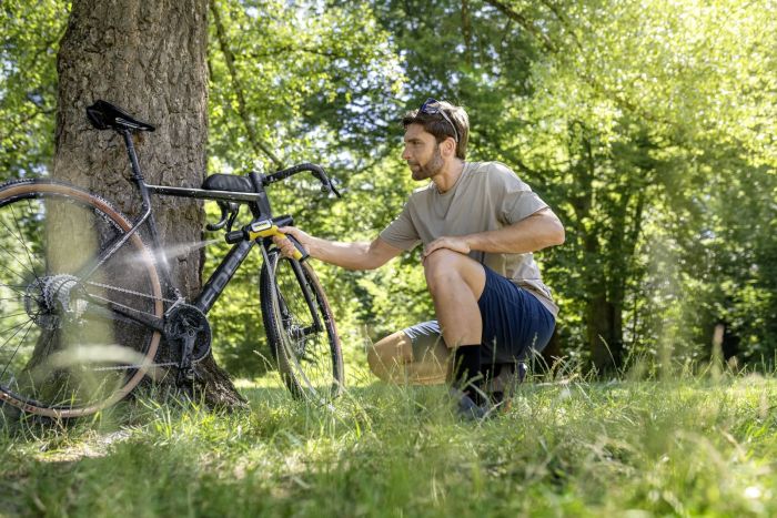 Мінімийка середнього тиску портативна Karcher OC Handheld Compact 150л/год шланг 5м 15Бар 2.2кг USB-C