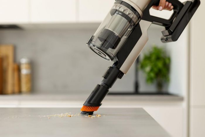 Пилосос Gorenje бездротовий, 125Вт, конт пил -0.6л, автон. робота до 60хв, HEPA, підсвічування, індикатор, турбощітка, матове золото