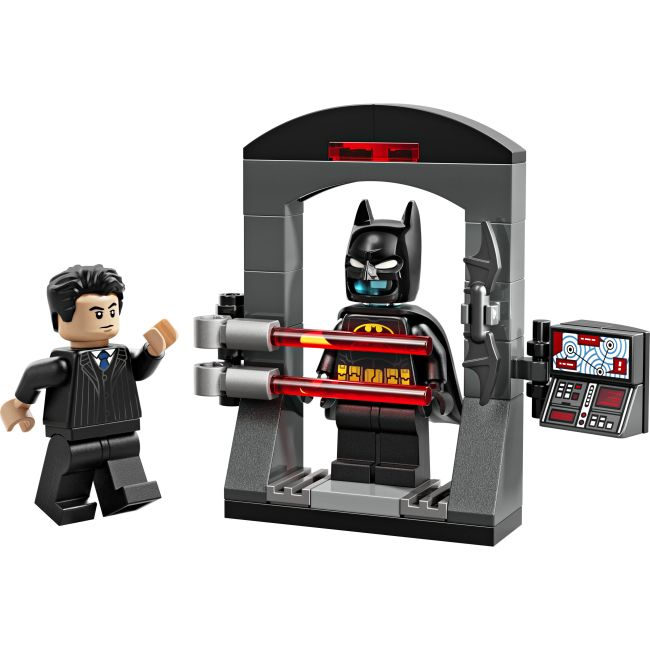 Конструктор LEGO recruitment Super Heroes Batman: Брюс Вейн і костюм Бетмена