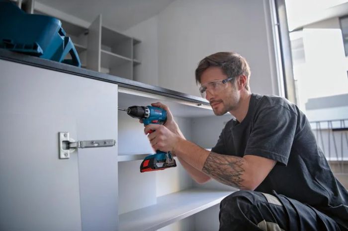 Набір із трьох акумуляторних інструментів Bosch Professional дриль-шурупокрут GSR 18V-45, перфоратор GBH 18V-22, Шліфмашина кутова GWS 18V-8 акб 3x4А·год, ЗП, сумка M-BAG