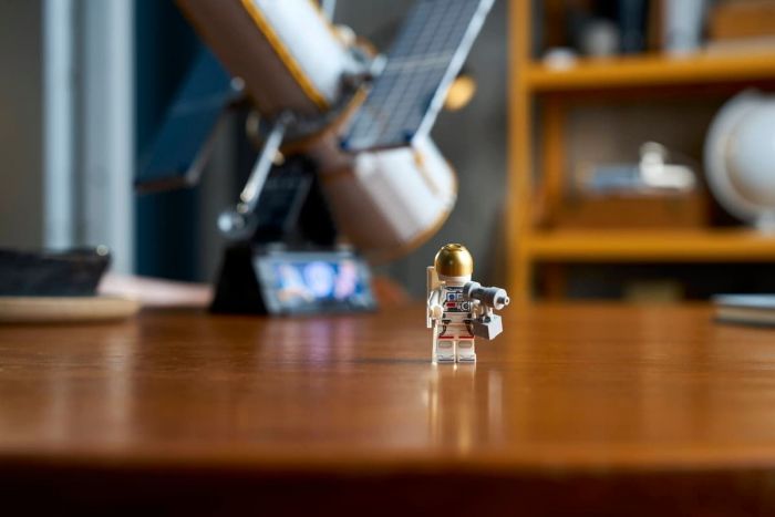 Конструктор LEGO Icons Космічний телескоп «Габбл»