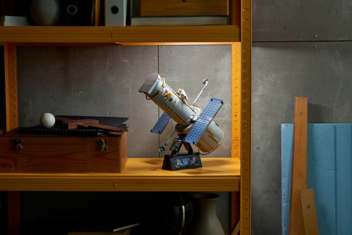 Конструктор LEGO Icons Космічний телескоп «Габбл»