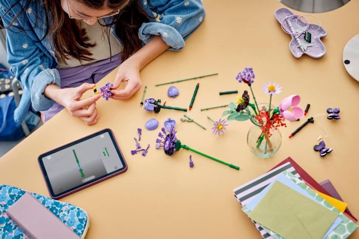 Конструктор LEGO Botanicals Букет квітів Олівії Родріґо