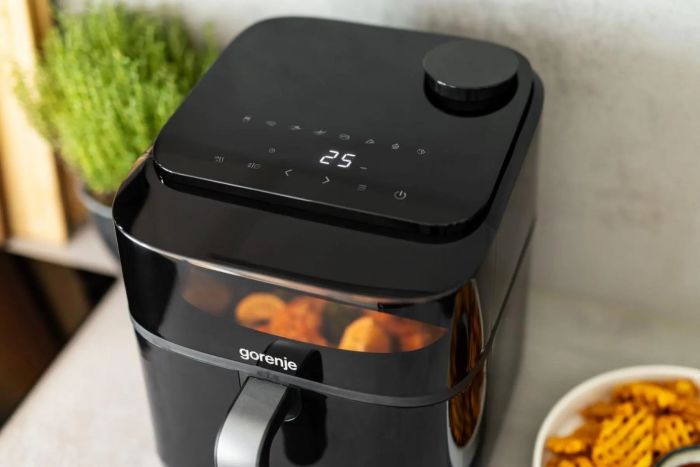 Мультипіч Gorenje 1800Вт, чаша-6.7л, сенсорне управл., 8 авто. програм, пластик+метал, чорний
