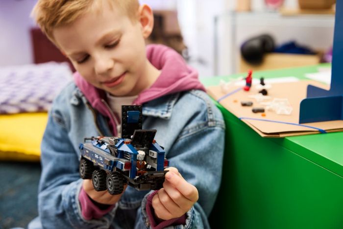Конструктор LEGO Super Heroes Переслідування Людиною-Павуком машини для перевезення злочинців