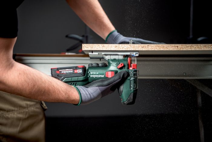 Лобзик акумуляторний Metabo ST 18 L 90 18В 750-3000об/хв хід 22мм 1.5кг без АКБ та ЗП