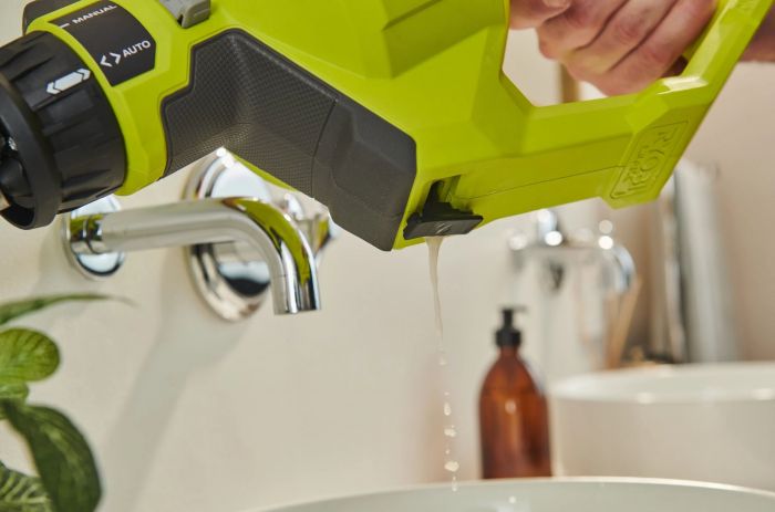 Машина для прочищення труб акумуляторна Ryobi ONE+ RDA18-0 18В діаметр труби до 50мм 6.8м 3.3кг без АКБ та ЗП