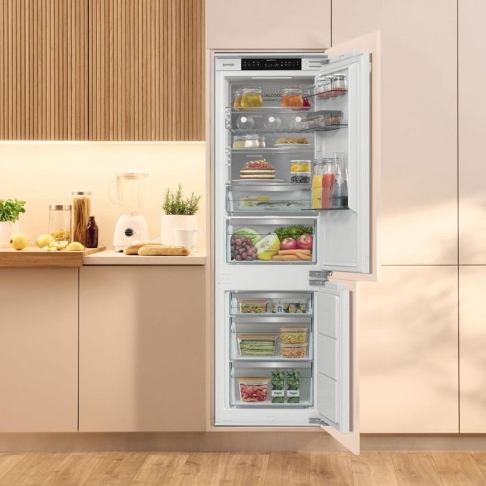 Холодильник Gorenje вбудований з нижн. мороз., 177x54x55см, 2 двері,244(68)л, А+, NF+, Зона св-ті, Диспл, Wi-Fi, Біли