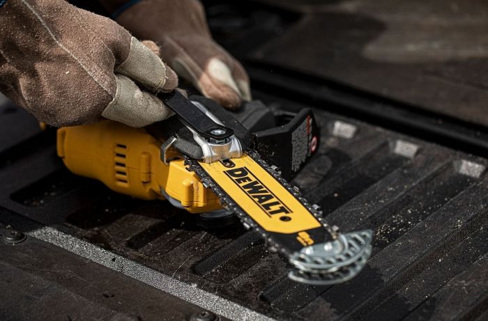 Пила ланцюгова акумуляторна DeWalt 18В XR Li-lon 8.6м/с шина 20см 2.1кг без АКБ та ЗП