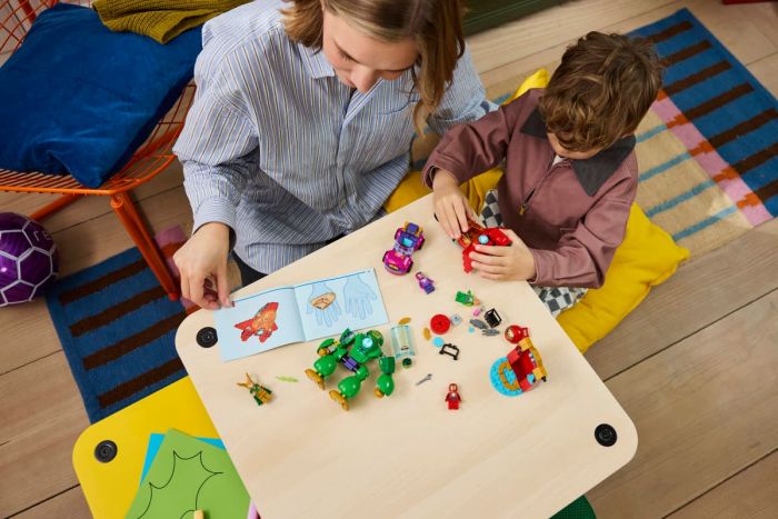 Конструктор LEGO Disney Junior Marvel Локі проти команди Залізної Людини