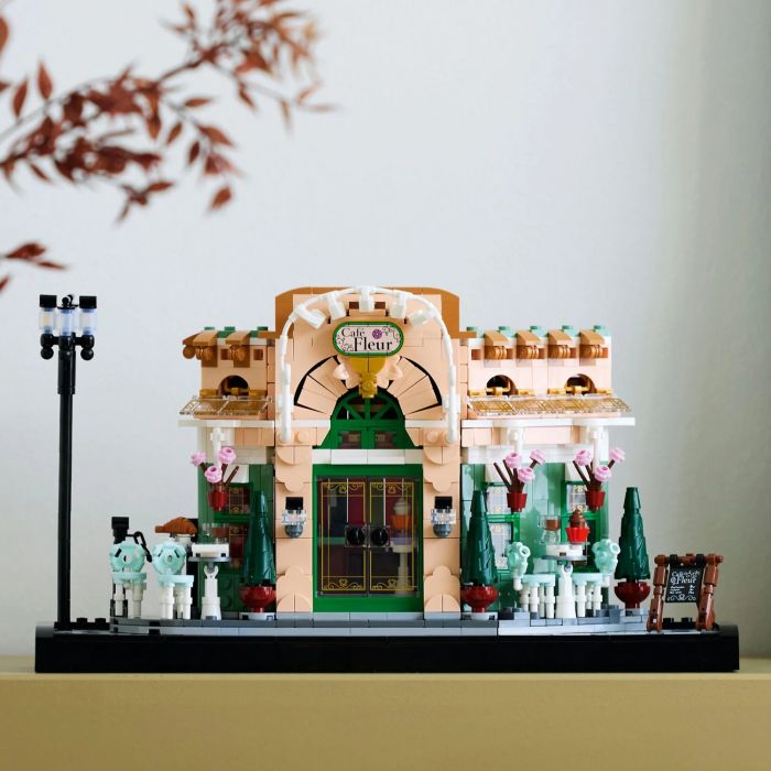 Конструктор LEGO Icons Французька кав'ярня